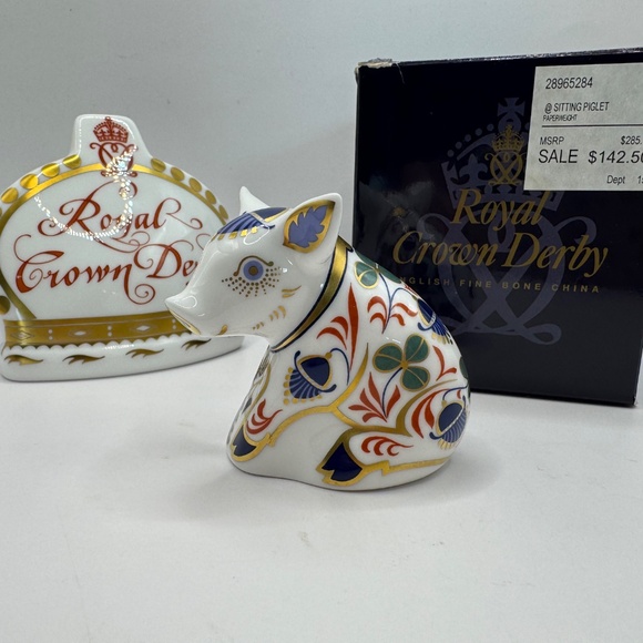 Royal Crown Derby Sitting Piglet Bone China Paperweight Figurine. Various. - Picture 11 of 14